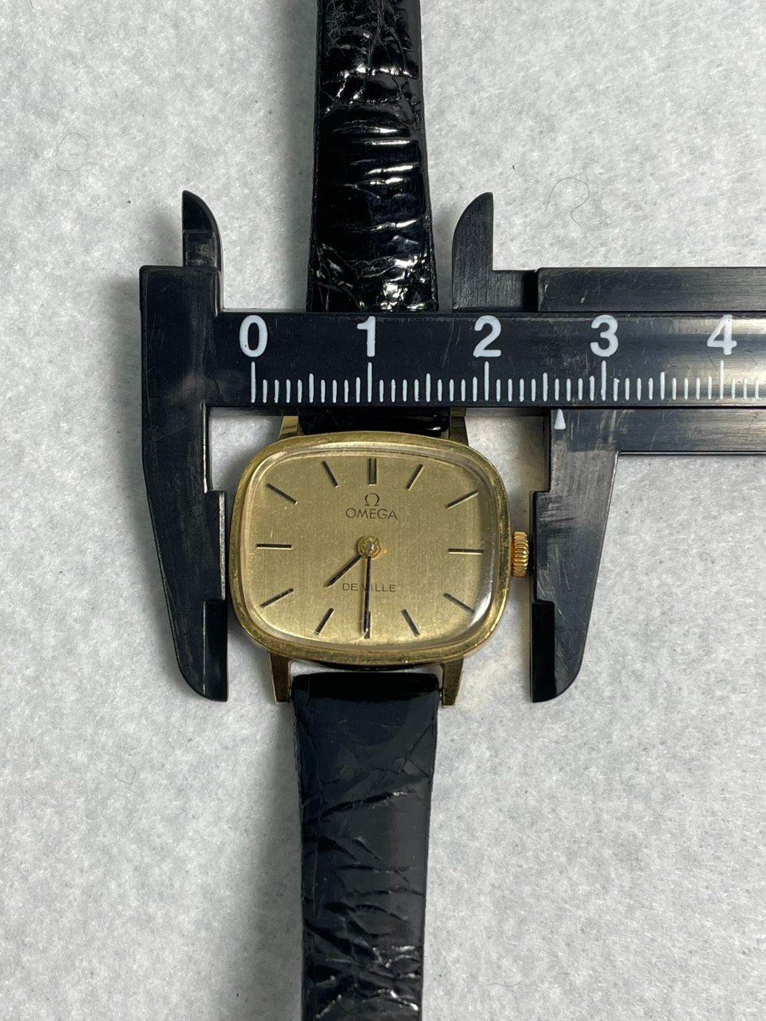 Omega Hand -Wound Clock De Ville