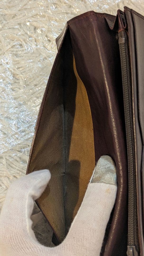 Yves Saint Laurent Long Wallets