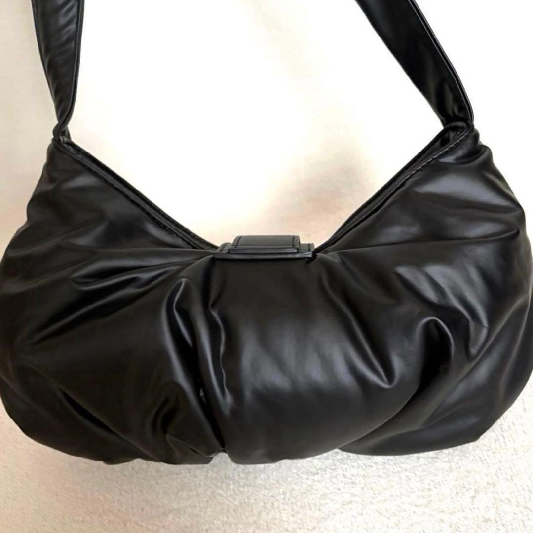 Vitafelice Shoulder Bag