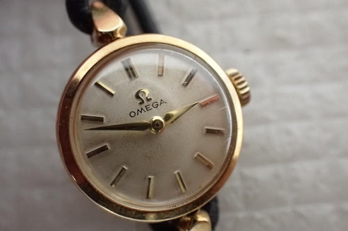 Omega Hand-Wound Watches D2-A