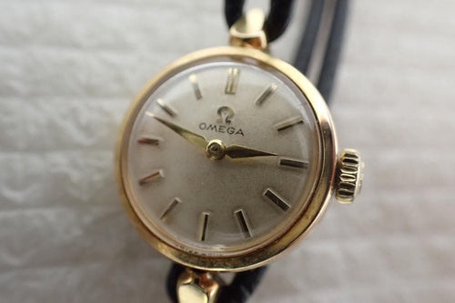 Omega Hand-Wound Watches D2-A