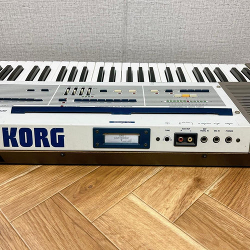 Analog Synthesizer Korg Sas-20
