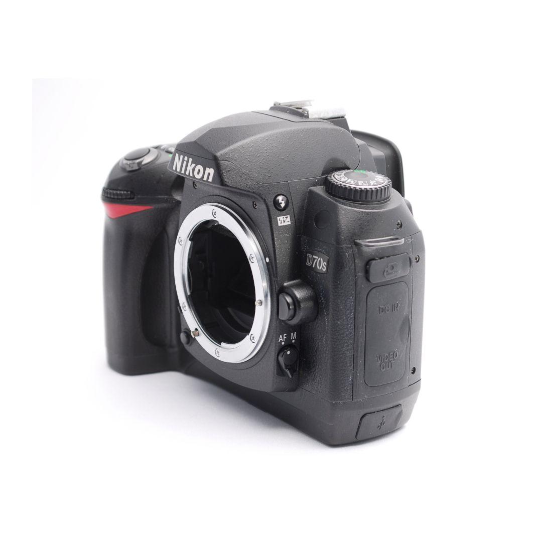 Nikon Digital Slr 1000 Off D70S 28-200