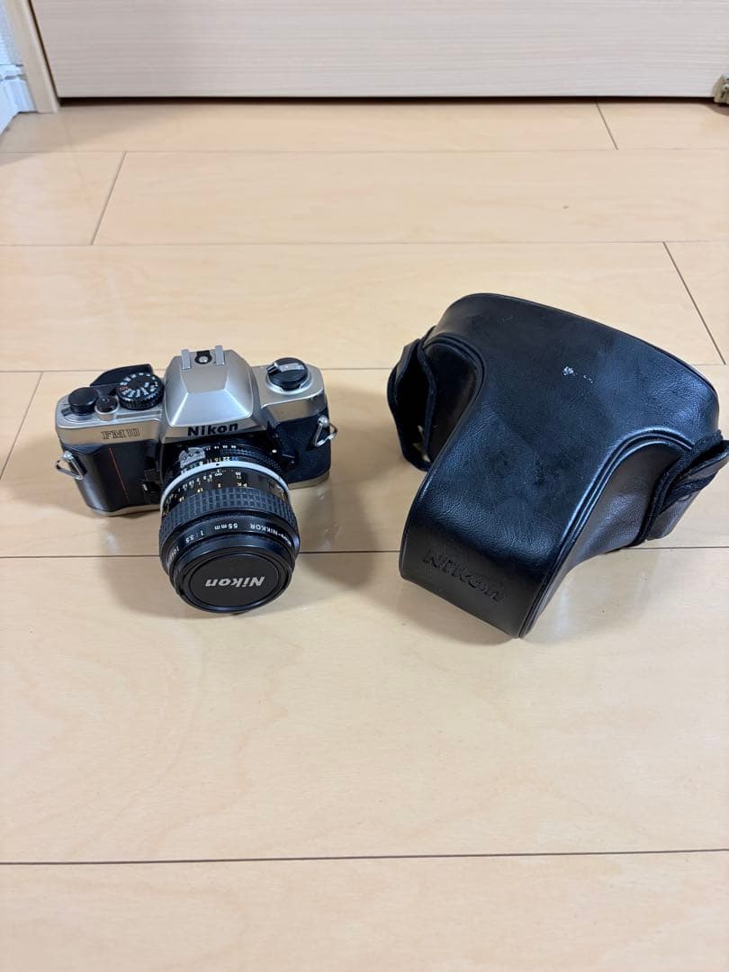 Nikon Slr Camera (Film) Fm10 Nikkor