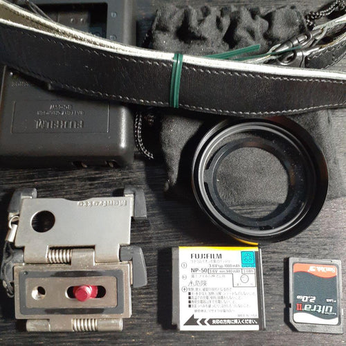 Compact Digital Cameras Fujifilm X10
