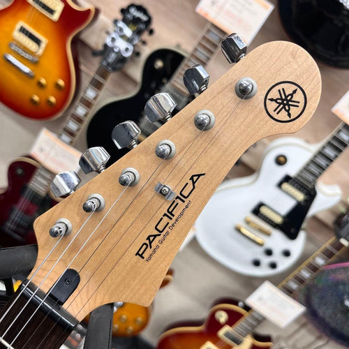 Electric Guitar 10668 Yamaha Pacifica Pac012