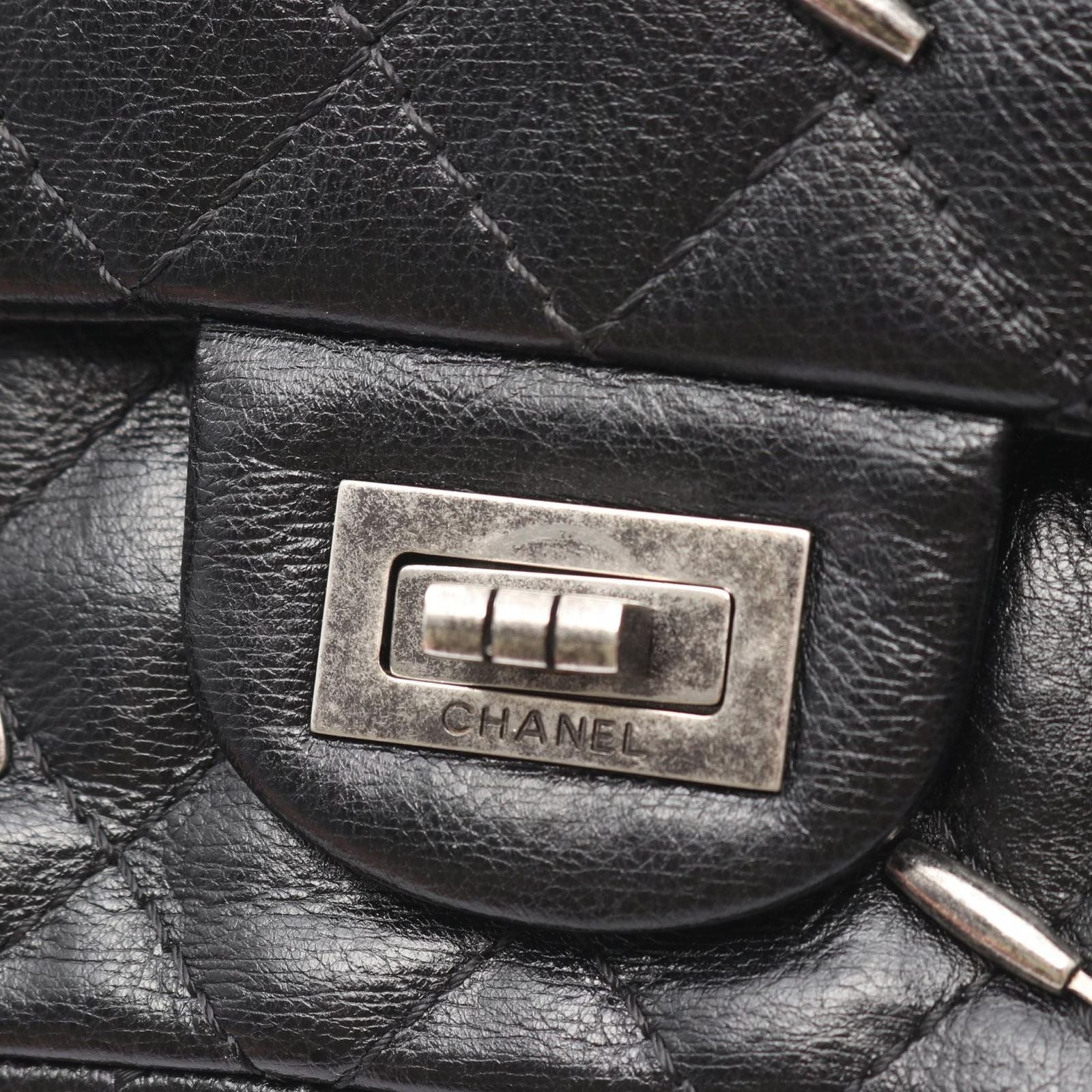 Chanel Shoulder Bag 2.55 W A37586