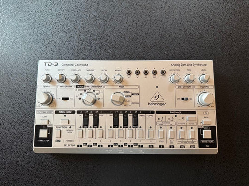 Behringer Analog Synthesizers Td-3 303