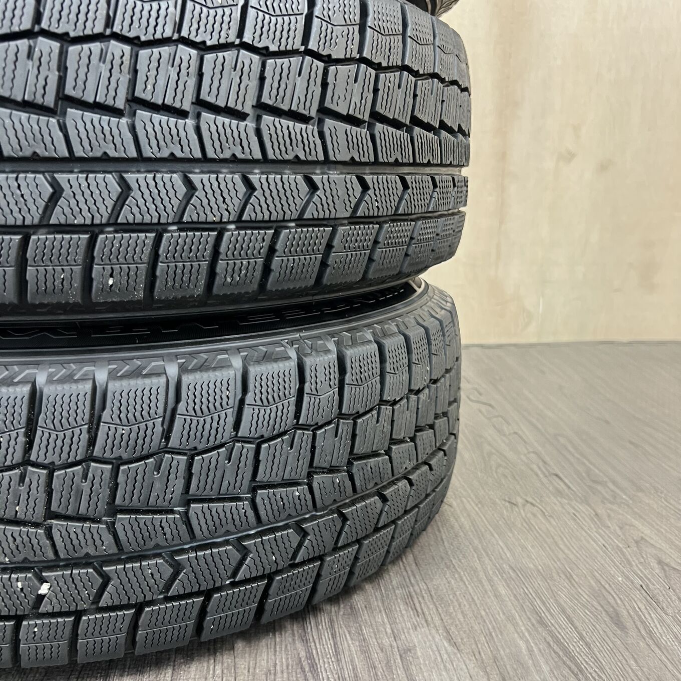Bridgestone 15 Inches Dunlop 195/65R15 #189S40426