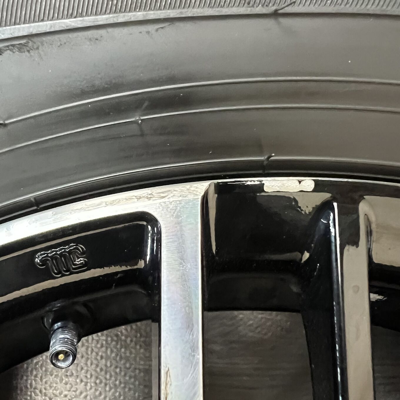 Bridgestone 15 Inches Dunlop 195/65R15 #189S40426