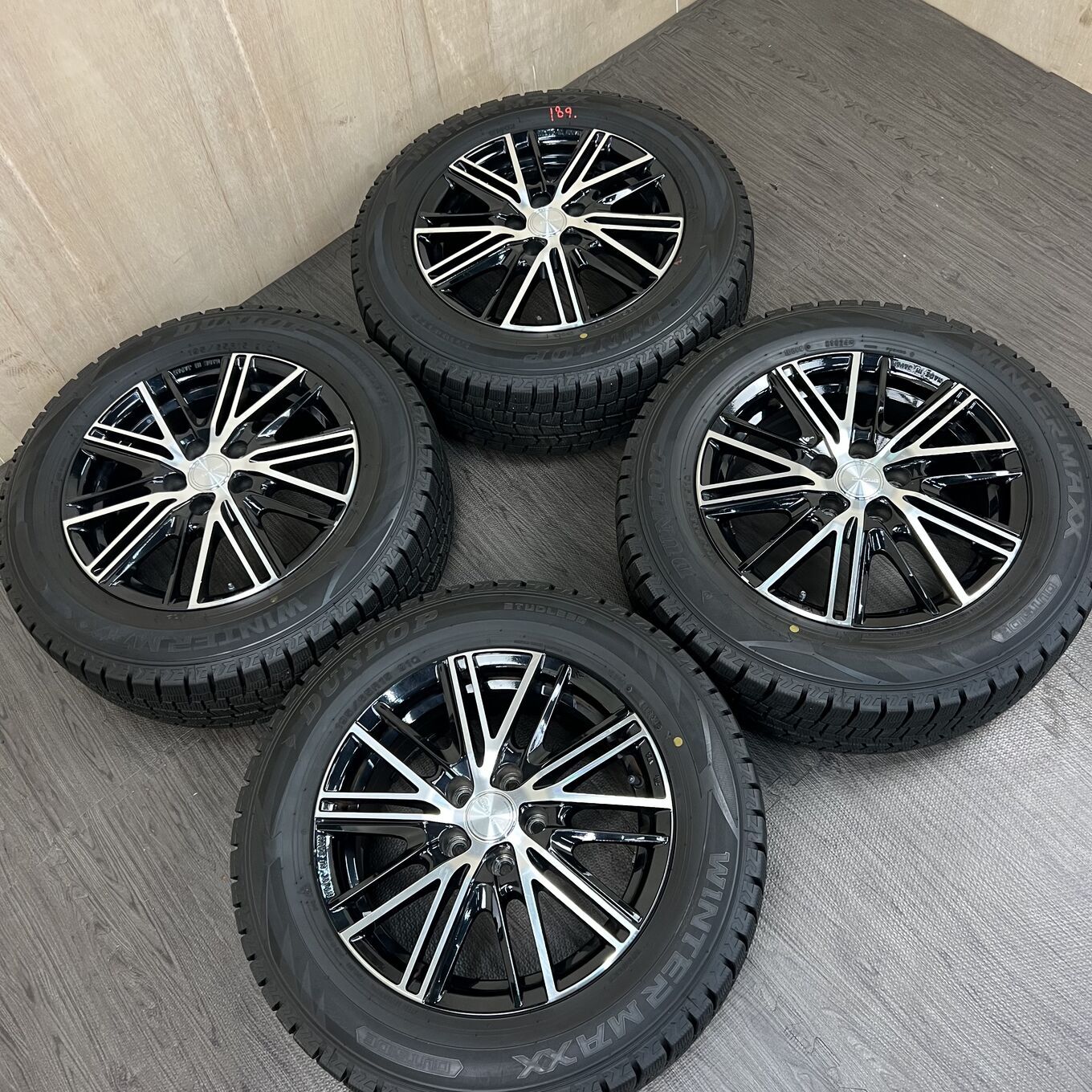 Bridgestone 15 Inches Dunlop 195/65R15 #189S40426