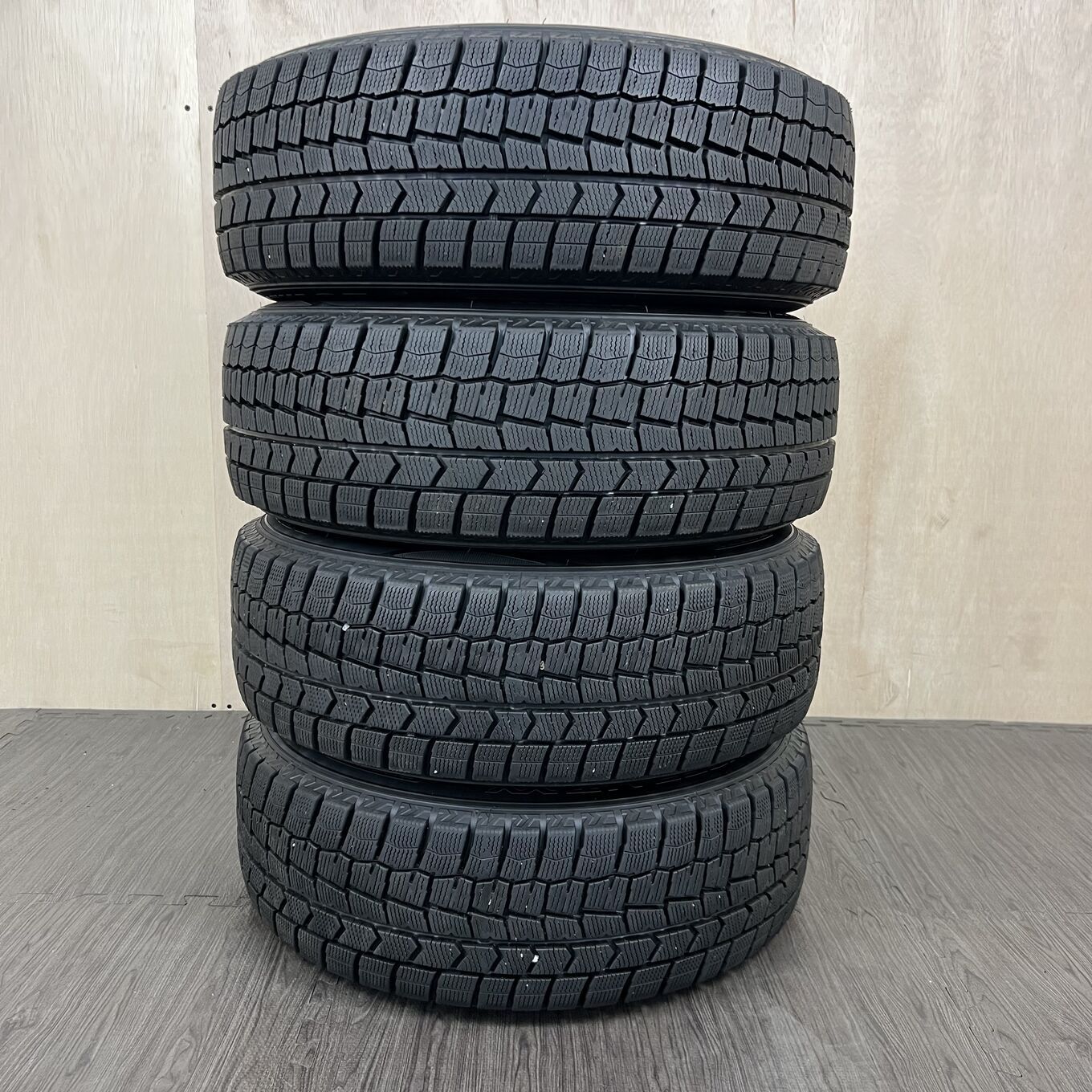 Bridgestone 15 Inches Dunlop 195/65R15 #189S40426