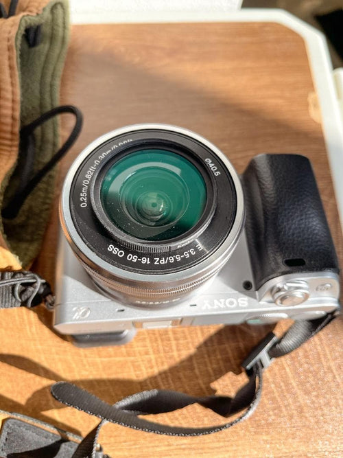 Sony Mirrorless Interchangeable Lips 6400-