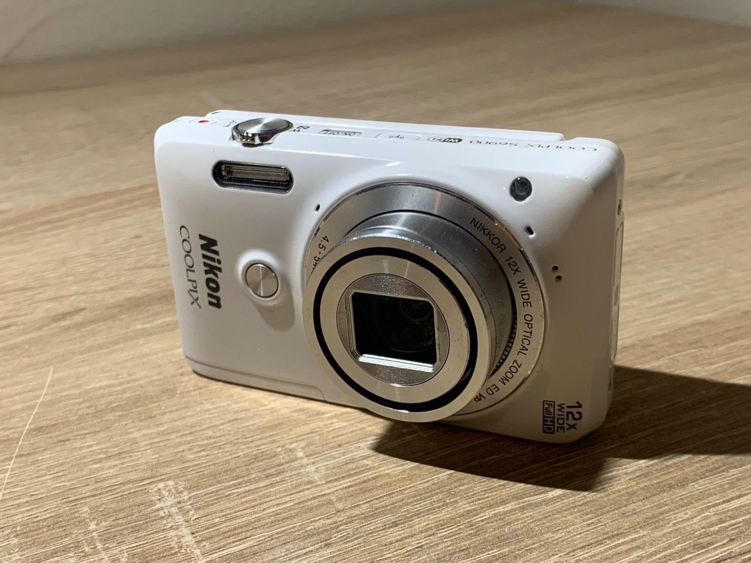 Compact Digital Camera 2553 Nikon Coolpix S6900