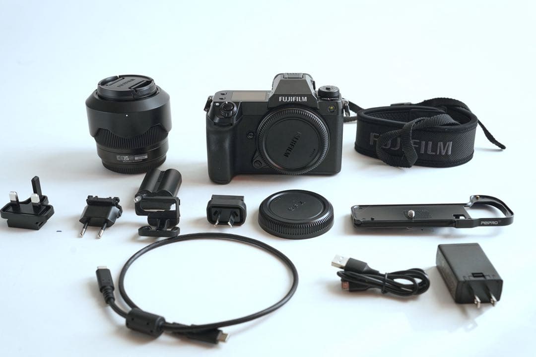 Fujifilm Mirrorless Interchangeable Lips Gfx50S Gf35-70Mm 826