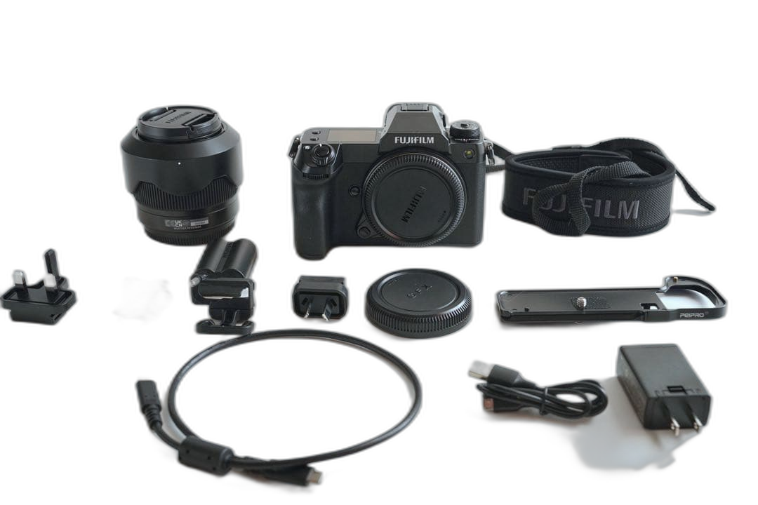 Fujifilm Mirrorless Interchangeable Lips Gfx50S Gf35-70Mm 826