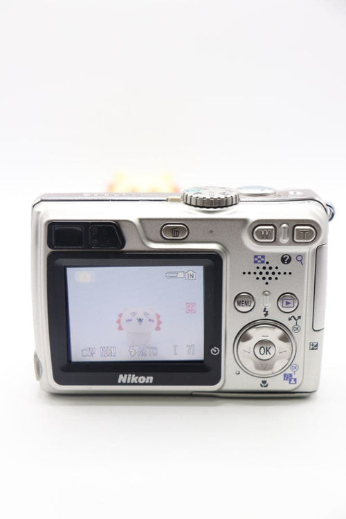 Nikon Compact Digital Camera Coolpix 7900