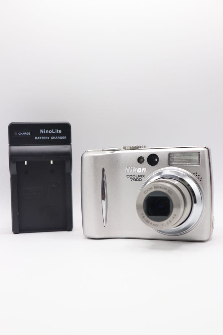 Nikon Compact Digital Camera Coolpix 7900