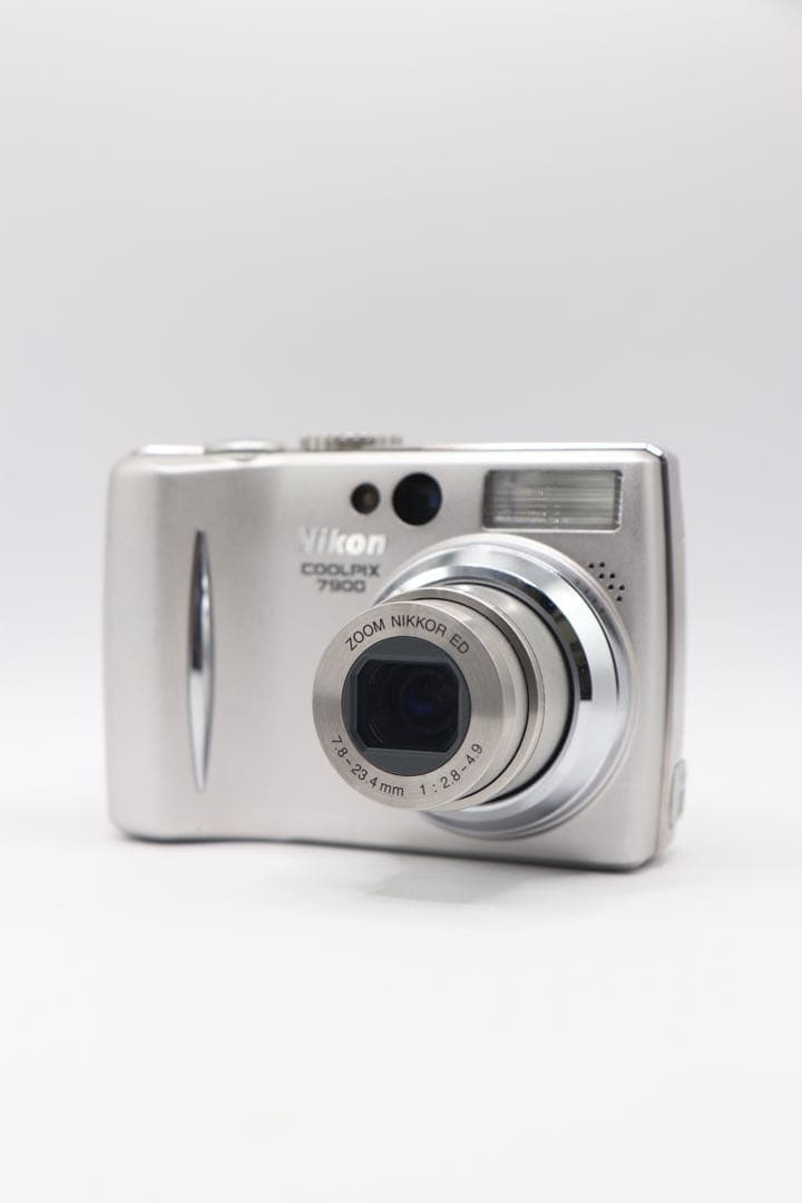 Nikon Compact Digital Camera Coolpix 7900