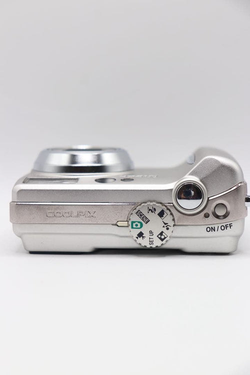 Nikon Compact Digital Camera Coolpix 7900