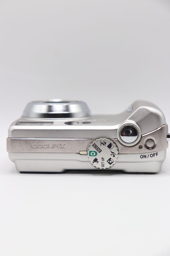 Nikon Compact Digital Camera Coolpix 7900