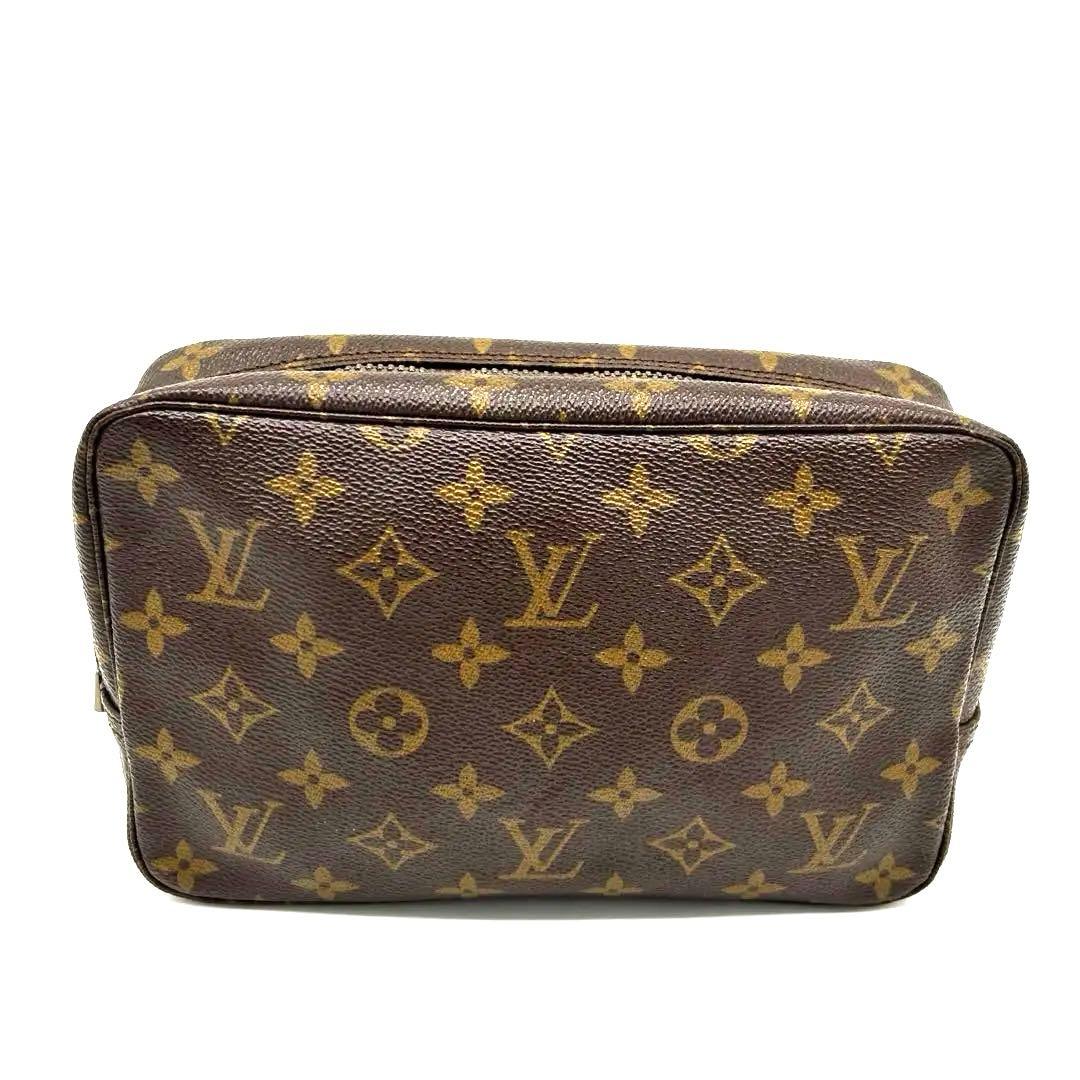 Louis Vuitton Pouch 23