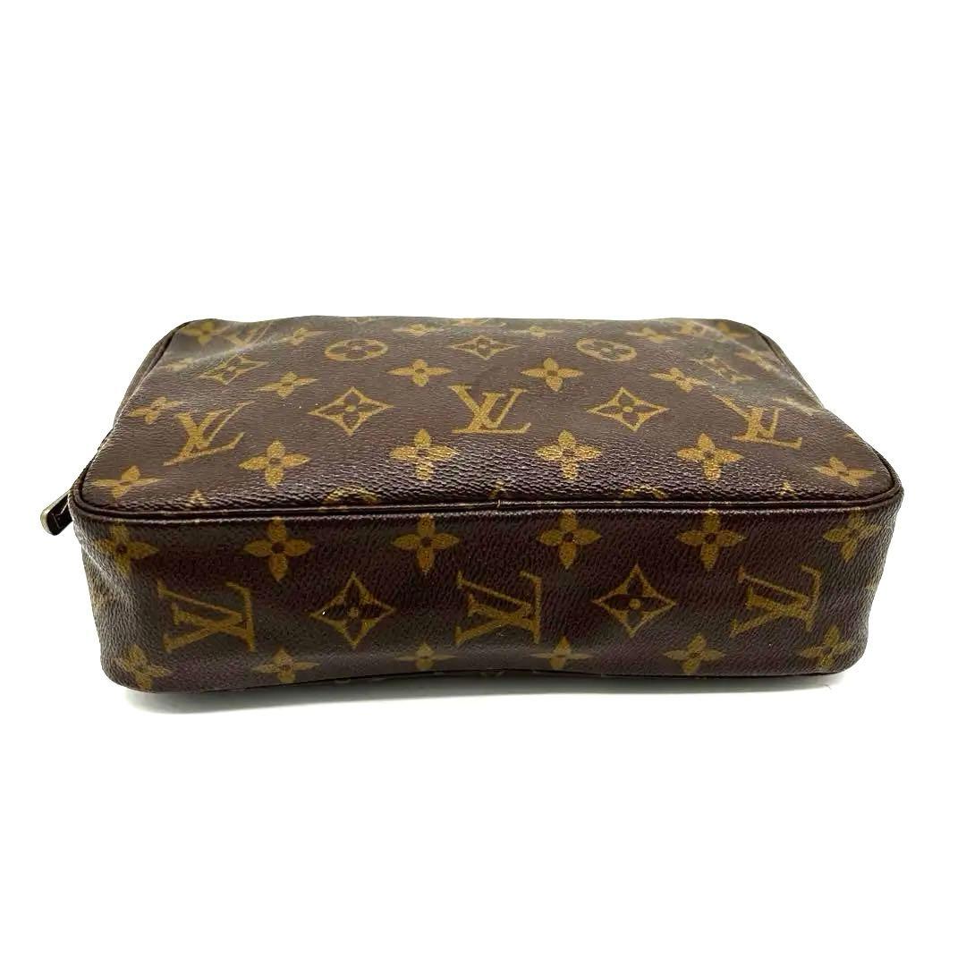 Louis Vuitton Pouch 23