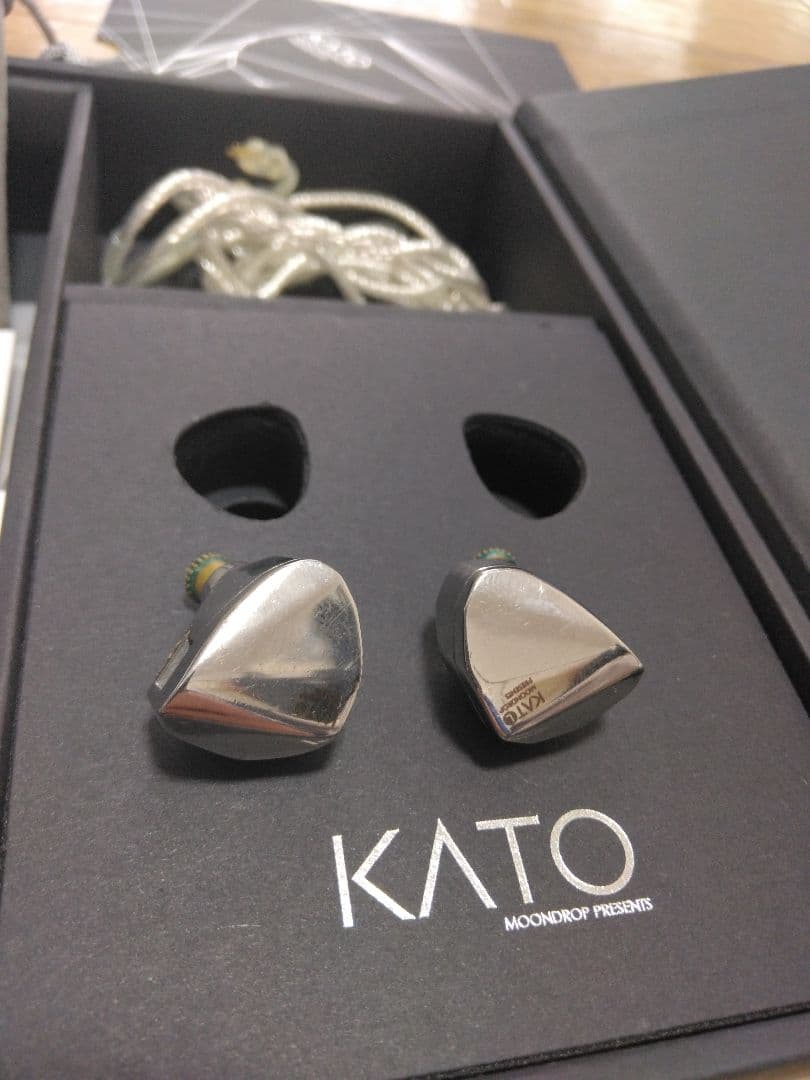 Recableable Earphones Moondrop Kato