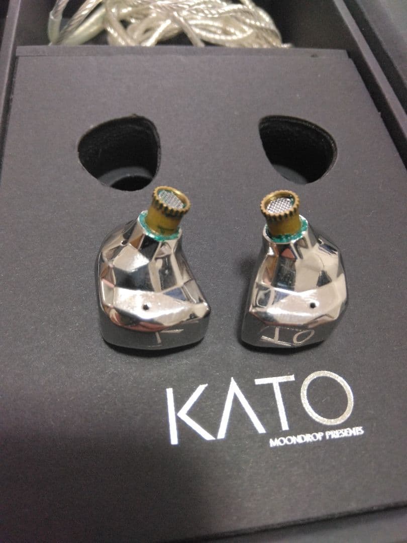 Recableable Earphones Moondrop Kato