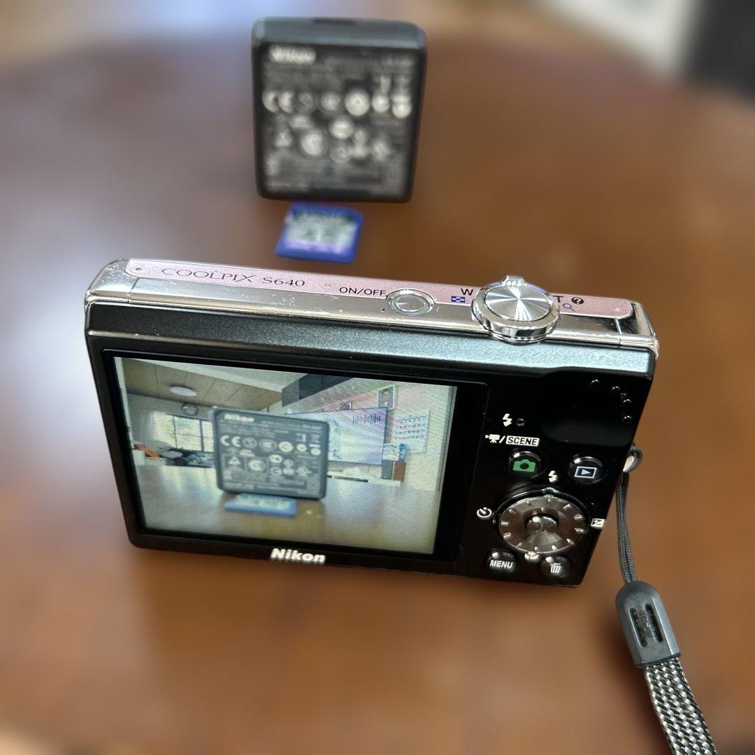 Nikon Compact Digital Camera Coolpix S640