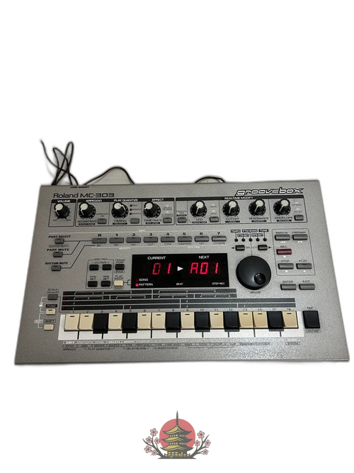Roland Rhythm Machine Mc-303 Groovebox