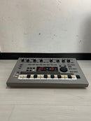 Roland Rhythm Machine Mc-303 Groovebox