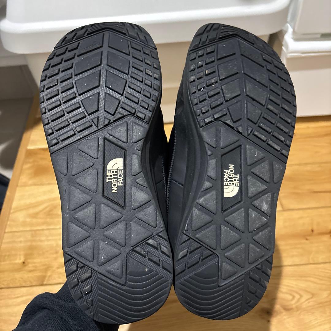 The North Face Snow Boots 27