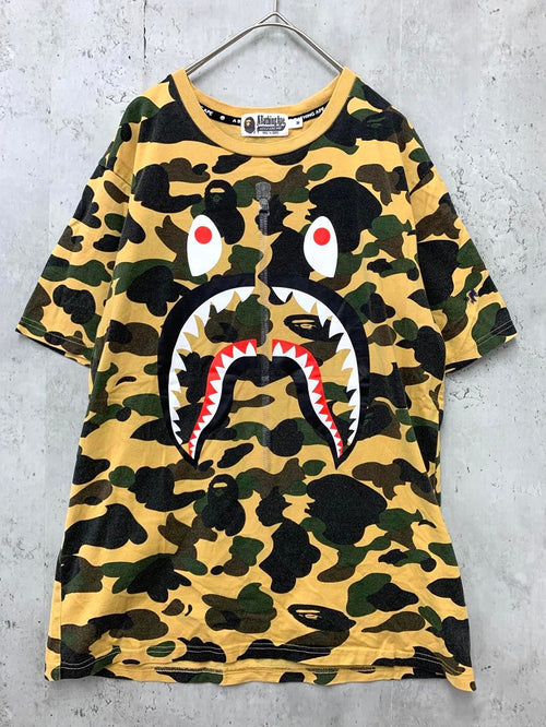 A Bathing Ape T -Shirt Camo Shark Tee Sizem/
