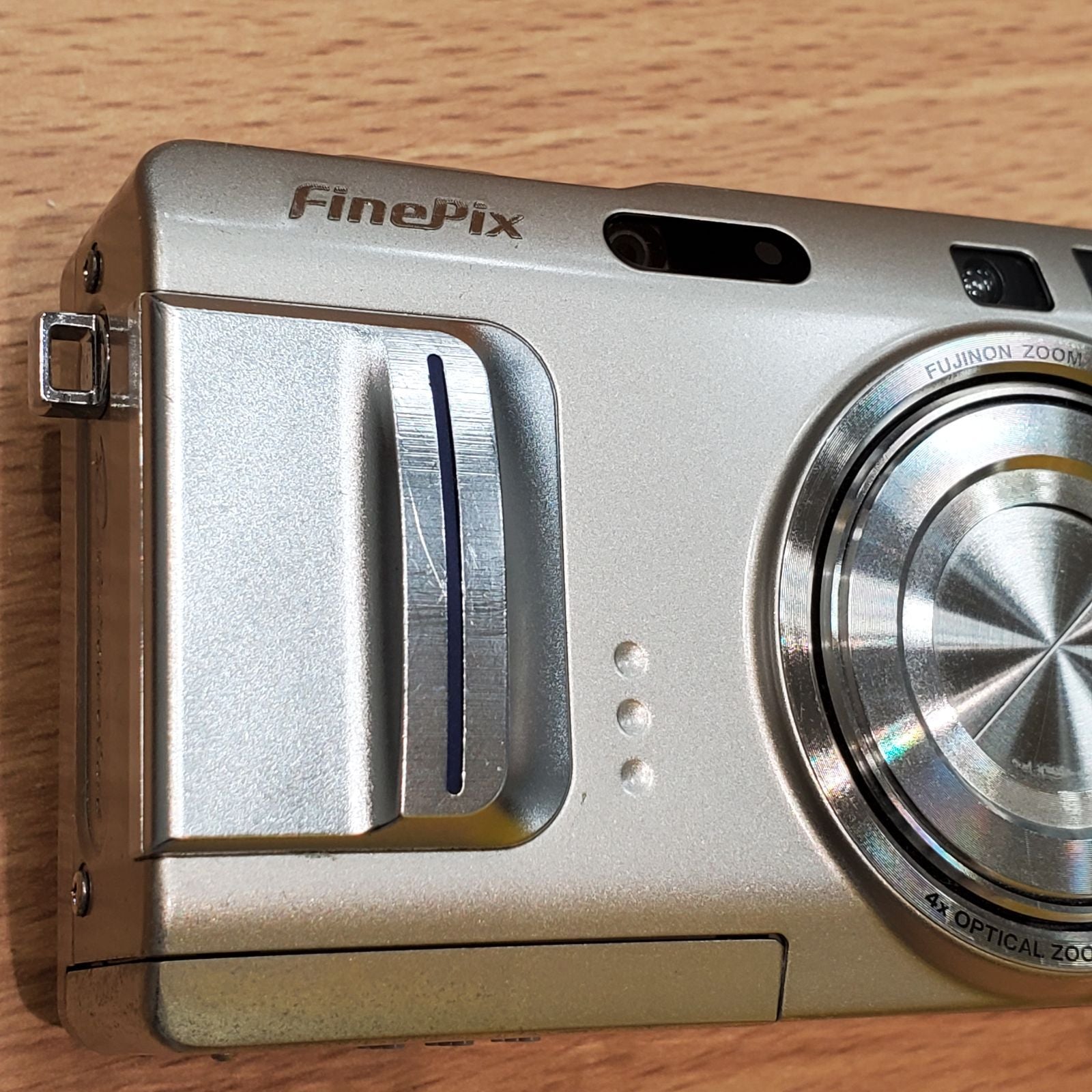 Fujifilm Compact Digital Camera Mk130 Er263 Finepix F710