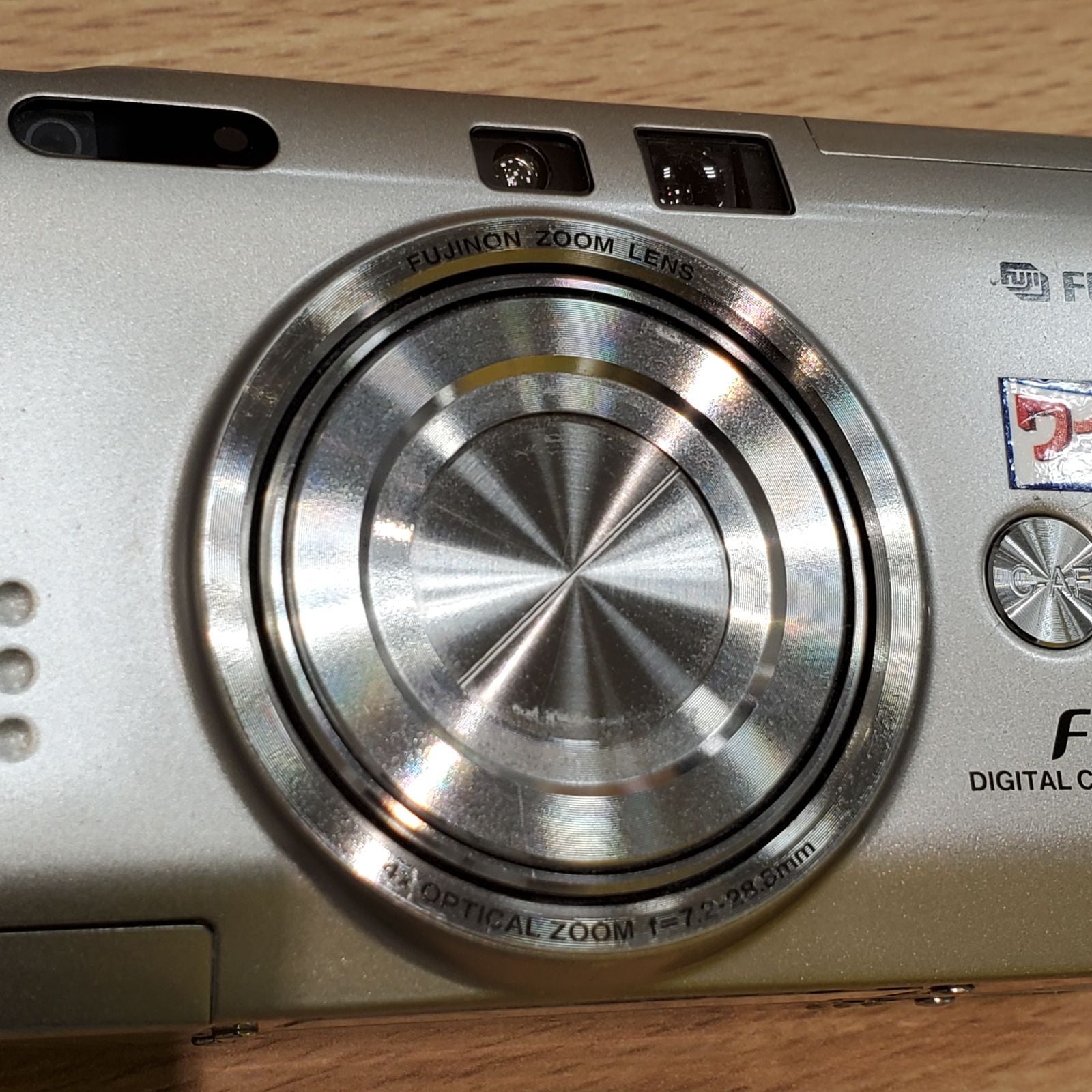 Fujifilm Compact Digital Camera Mk130 Er263 Finepix F710