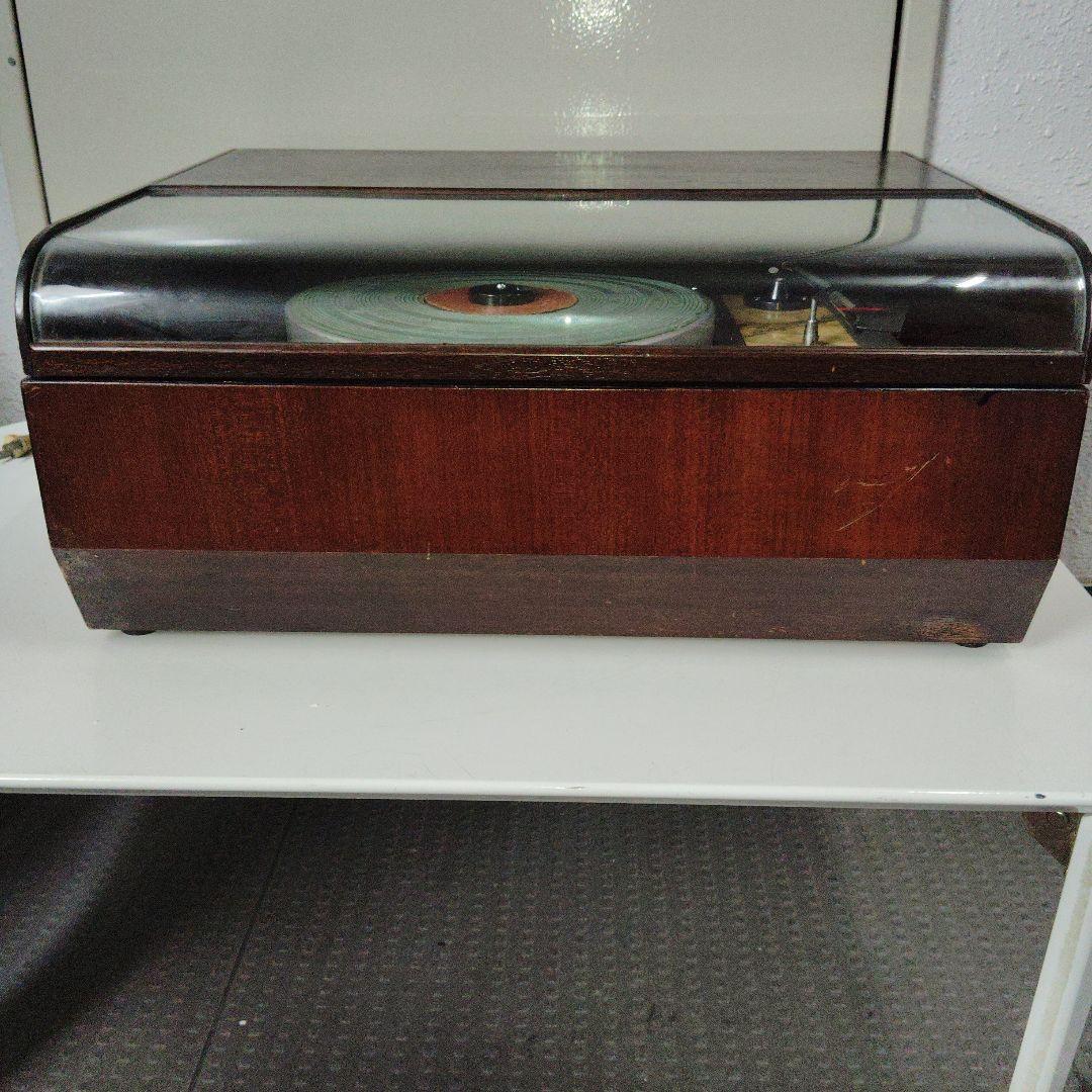 Record Players (Turntables)