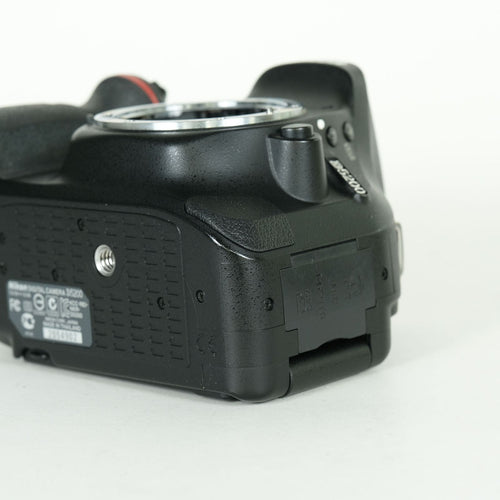 Nikon Digital Slr 20,051 2 D5200 F