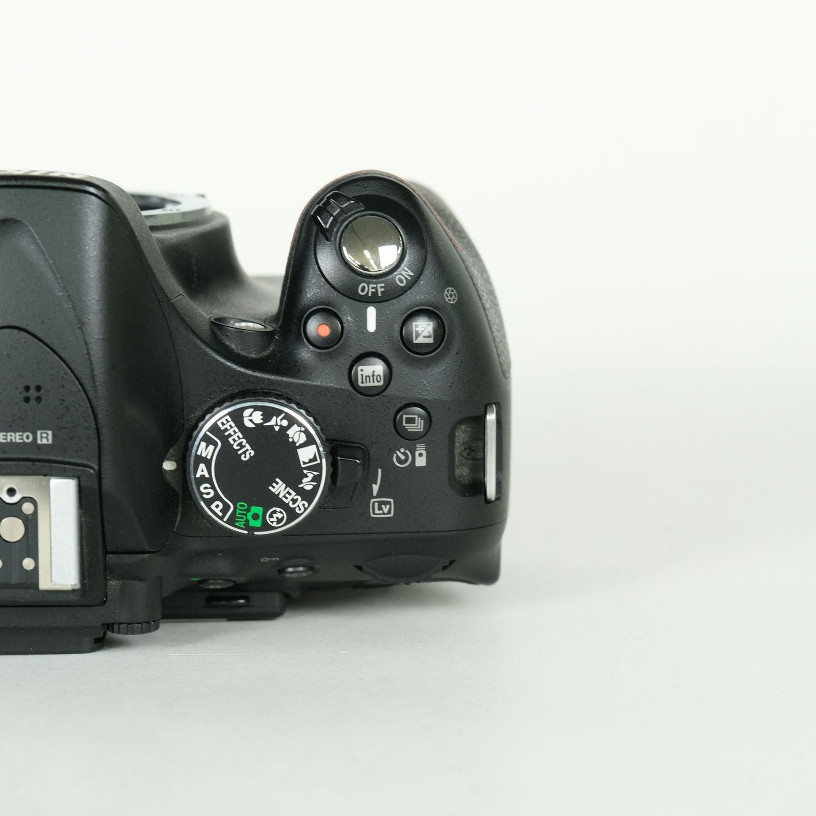 Nikon Digital Slr 20,051 2 D5200 F