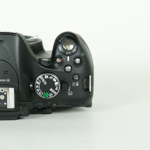 Nikon Digital Slr 20,051 2 D5200 F