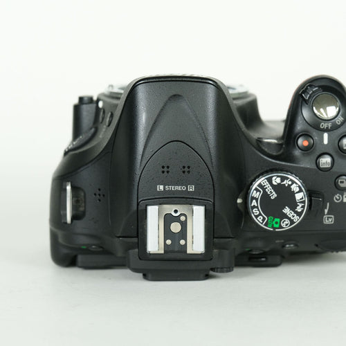 Nikon Digital Slr 20,051 2 D5200 F