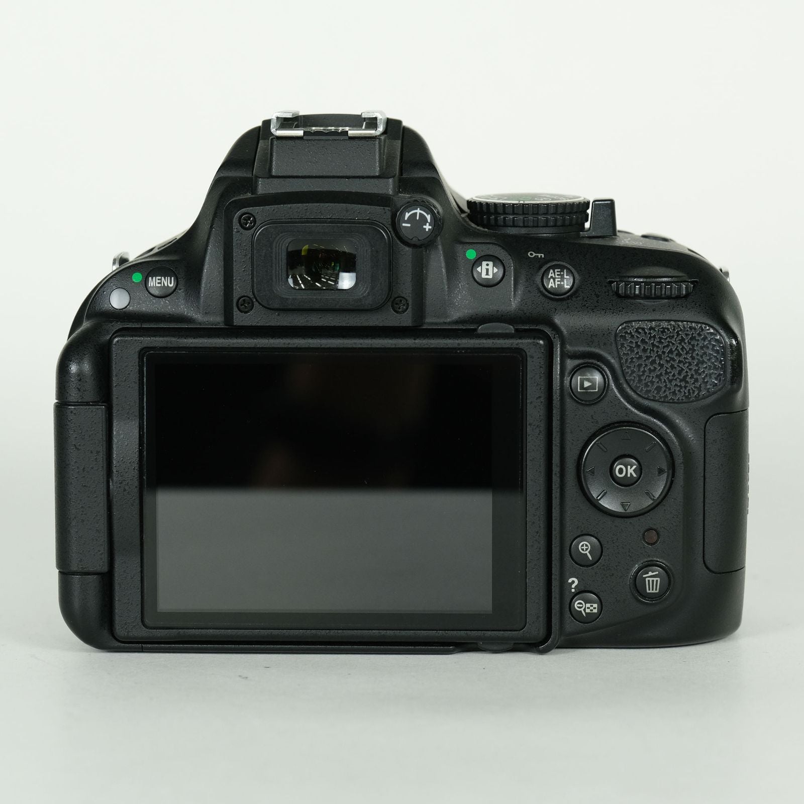 Nikon Digital Slr 20,051 2 D5200 F