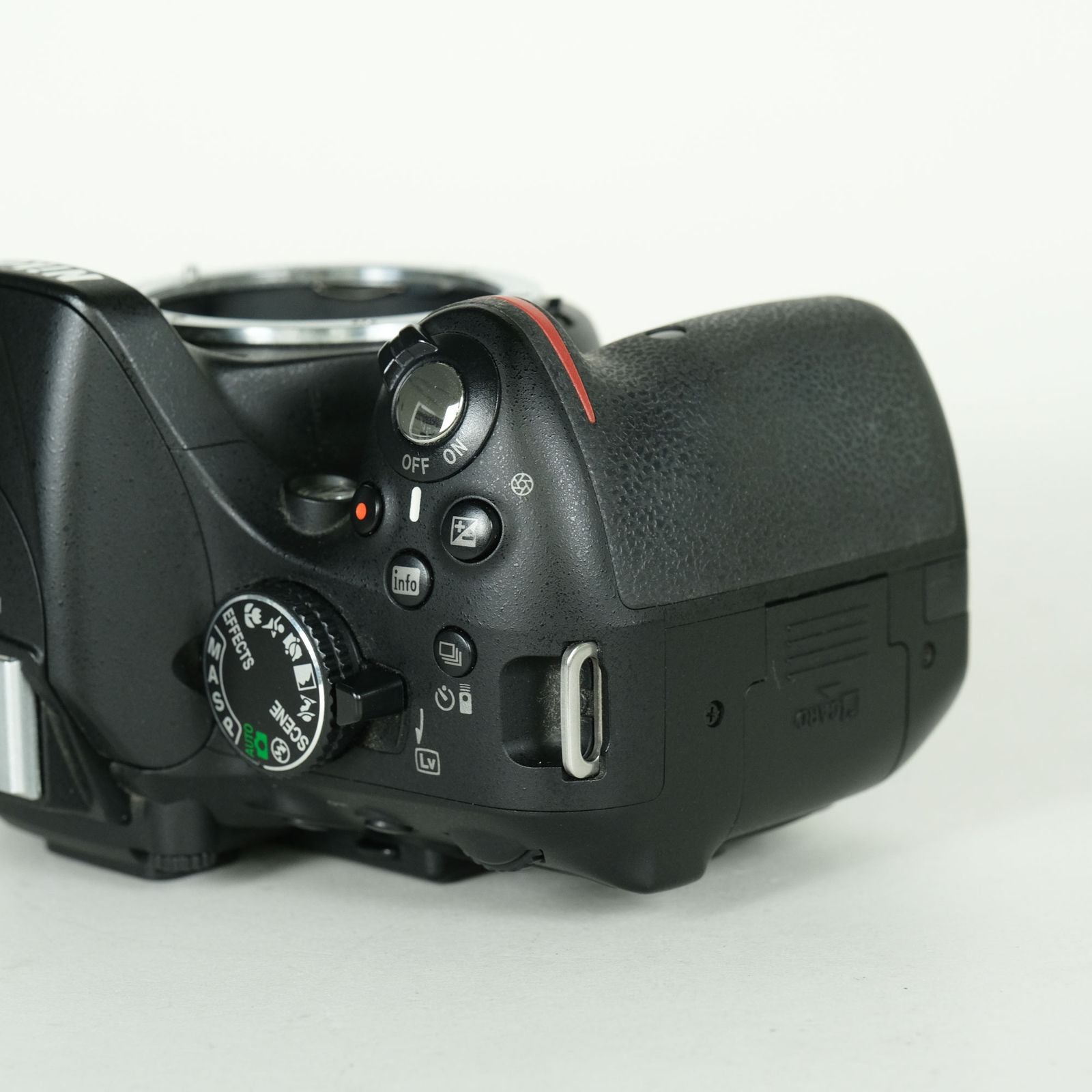 Nikon Digital Slr 20,051 2 D5200 F