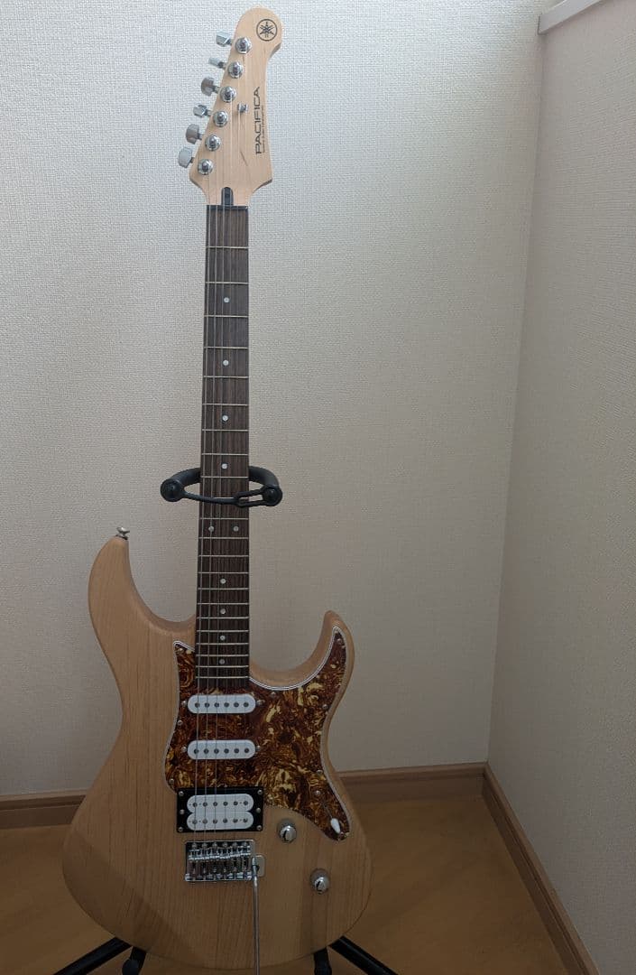 Yamaha Electric Guitars Pacifica 112V