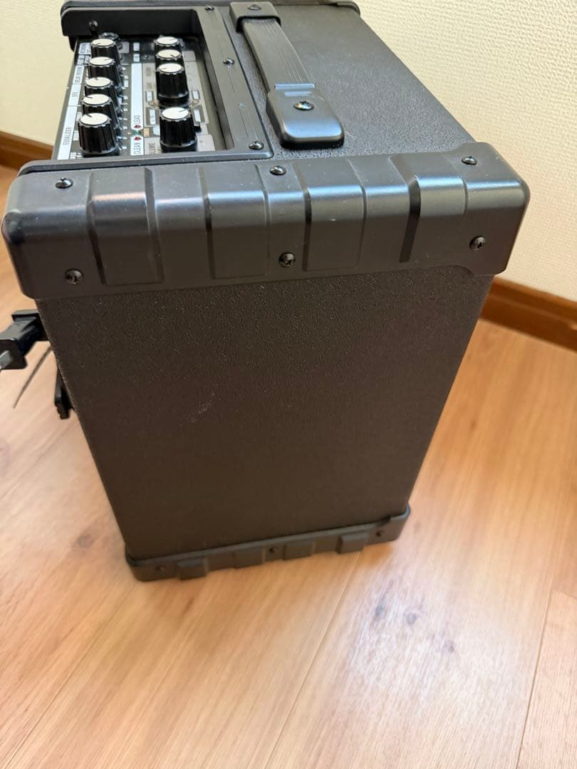 Roland Guitar Amplifiers Cube-20X Cosm