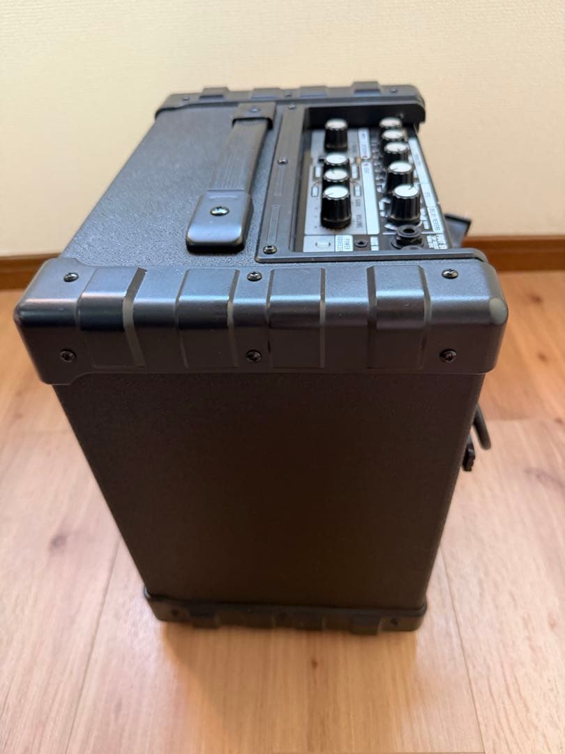 Roland Guitar Amplifiers Cube-20X Cosm