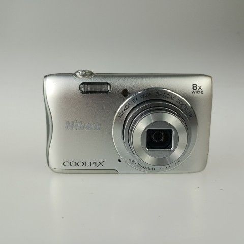 Nikon Compact Digital Camera Coolpix S3700 Silver