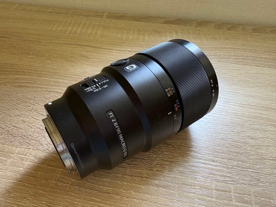 Sony Lens (Single Focus) Sel90M28G