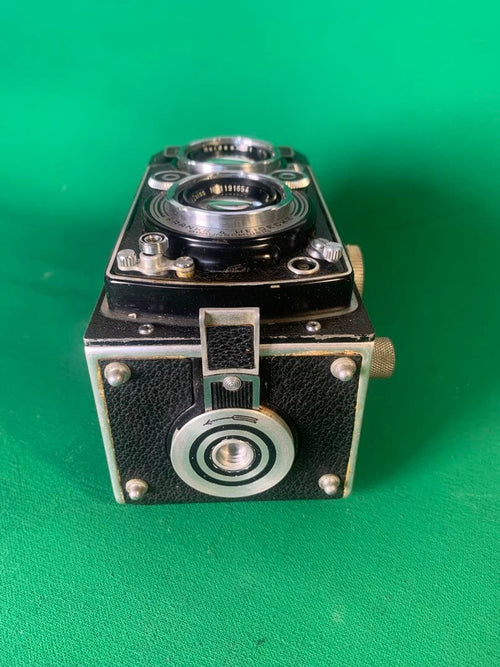 Twin-Lens Reflex Cameras Rolleiflex