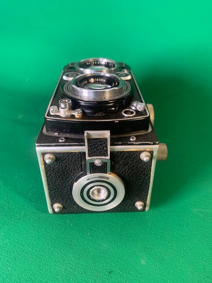Twin-Lens Reflex Cameras Rolleiflex